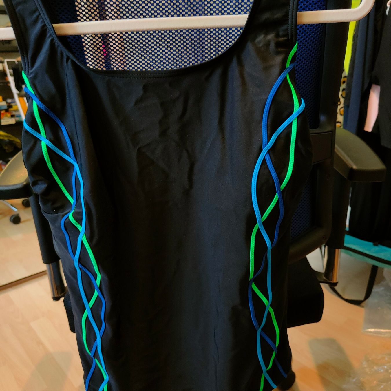 Costumi da bagno & Bikini: Hübsch gemusterter Badeanzug Gr. 46 Fr. 20.- nur 15.- – Nuovo e nell'imballaggio originale da Lohn SH venduto da flyerc9 1