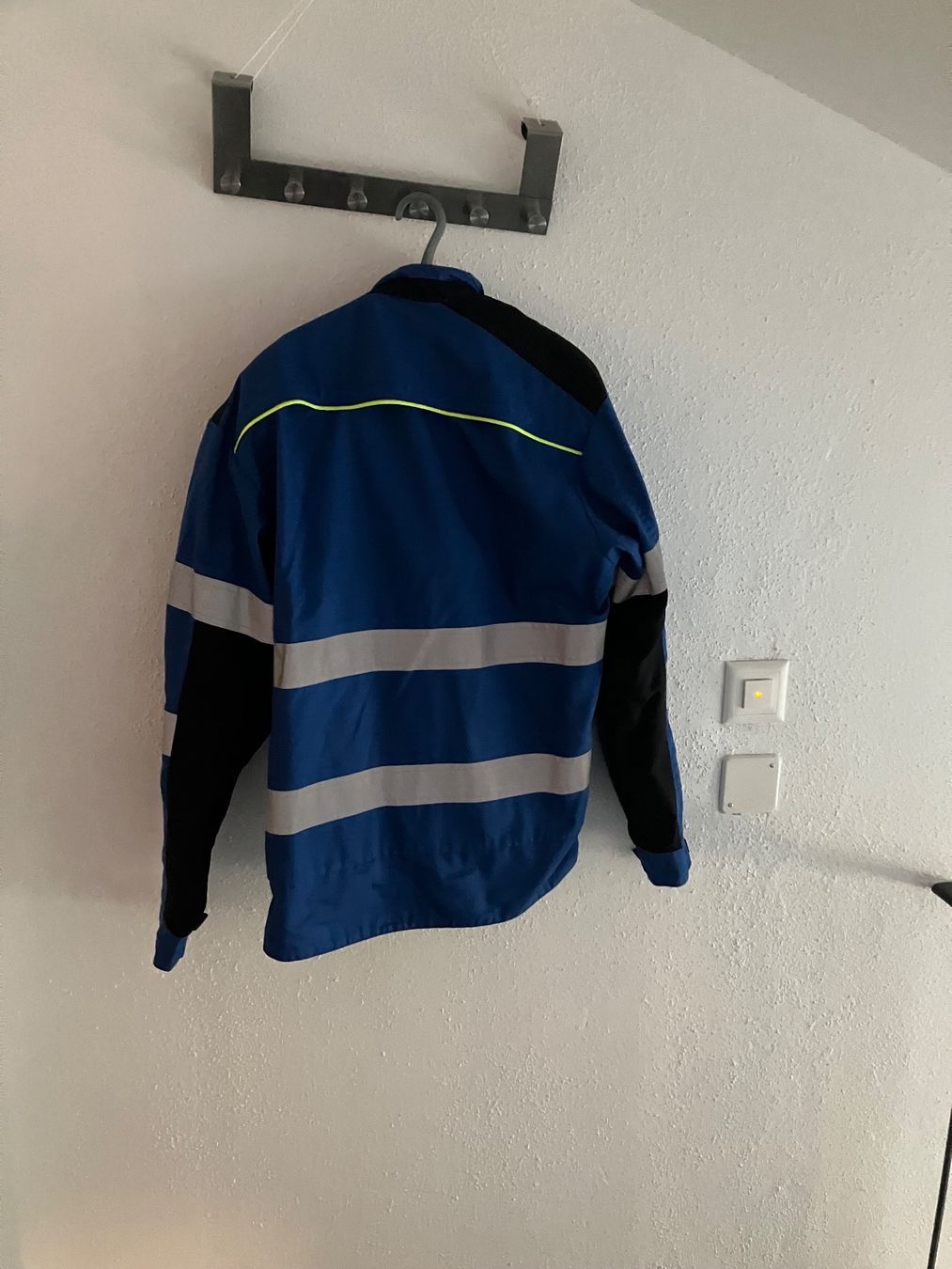 Kleiderpakete: Arbeitskleidung / Jacke und Latzhose – Gebraucht aus Bettwiesen von Zustand57 5