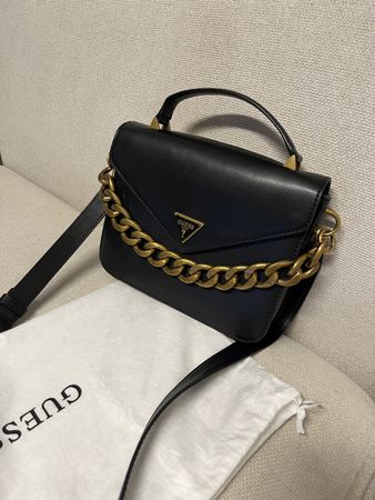 Guess black Guter Zustand RETOUR TOP HANDLE FLAP -Handtasche