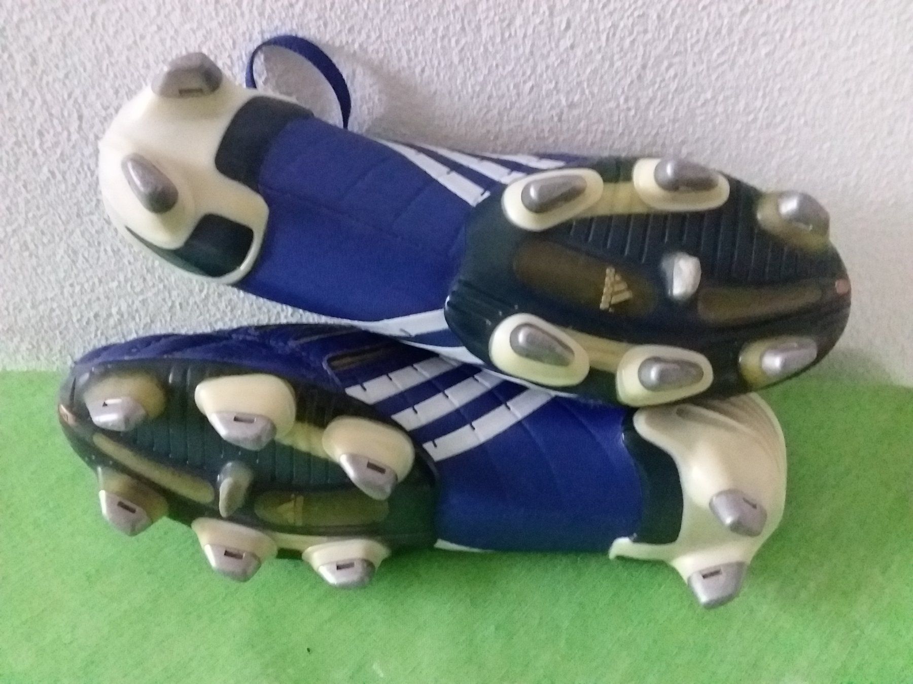 Adidas Scarpe da uomo: ADIDAS PREDATOR Gr 40 2/3, mit Zubehör – Usato da Uitikon Waldegg venduto da Risibisi7 7