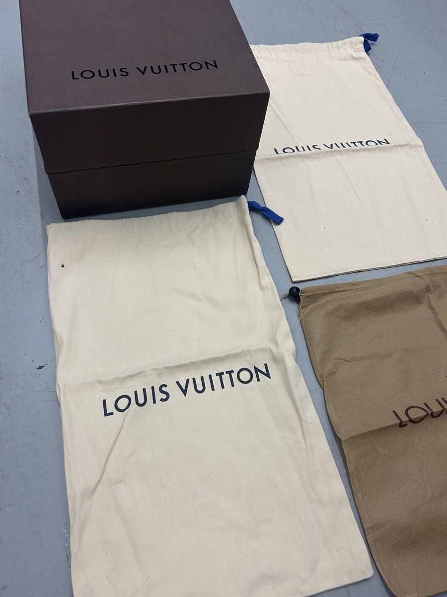 Louis Vuitton Sacs: Louis Vuitton div. Staubbeutel & grosse Box – D'occasion à Bern par floorball_zoro 4