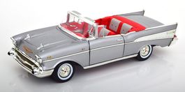 CHEVROLET BEL AIR CABRIO 1957 SILBERGRAU 1:18 AUTOWORLD