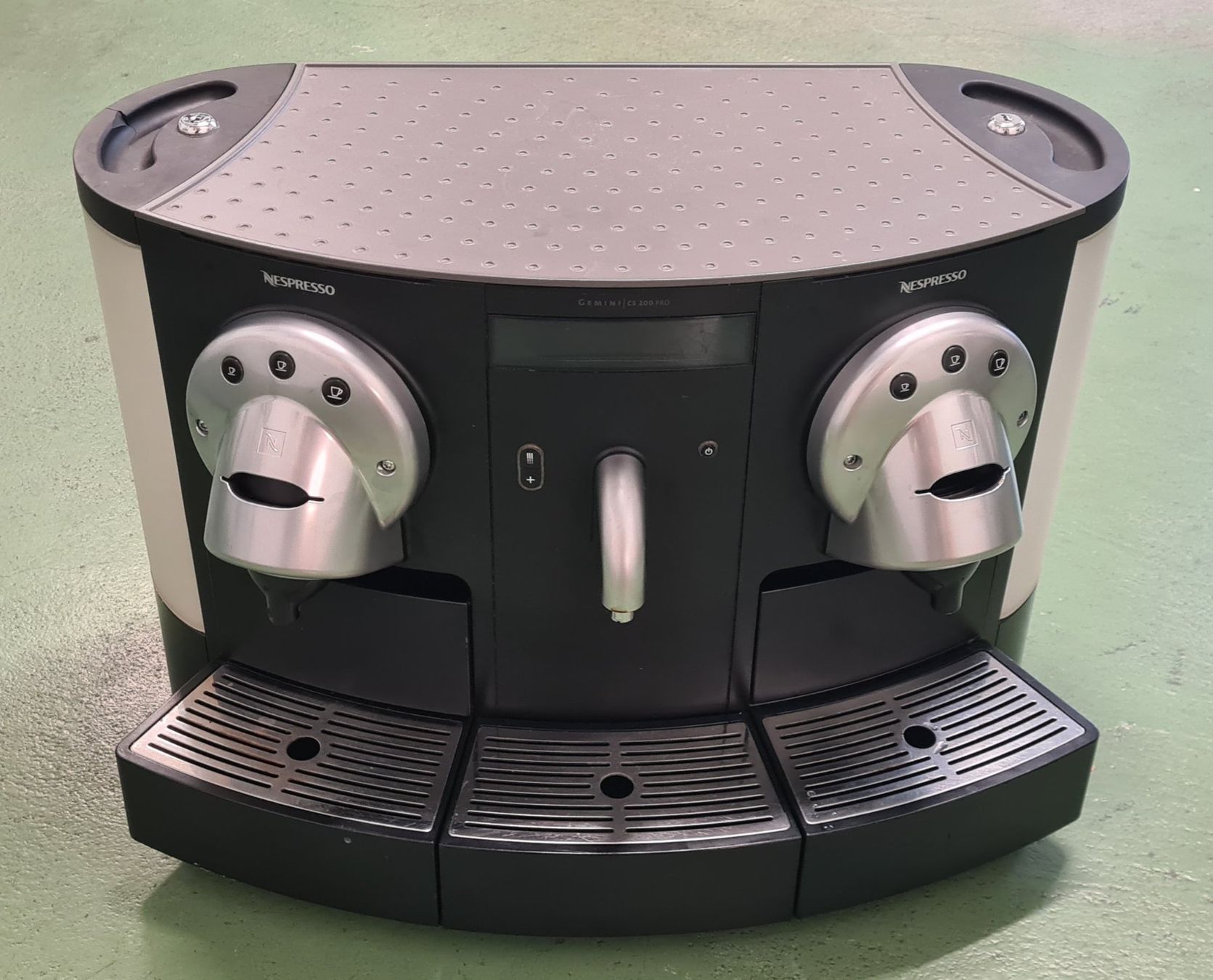 Nespresso Machines à café & Machines à expresso: Nespresso Professional Gemini CS 200 Pro – Défectueux à Thun par viroumania