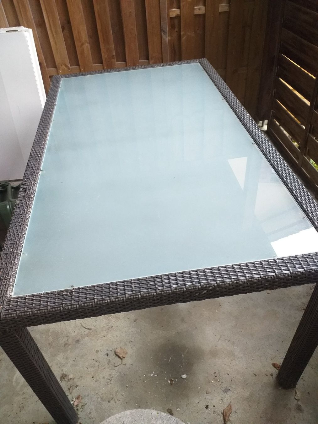 Tavoli: Tisch Metall mit Glas – Usato da Unterkulm venduto da Frape0