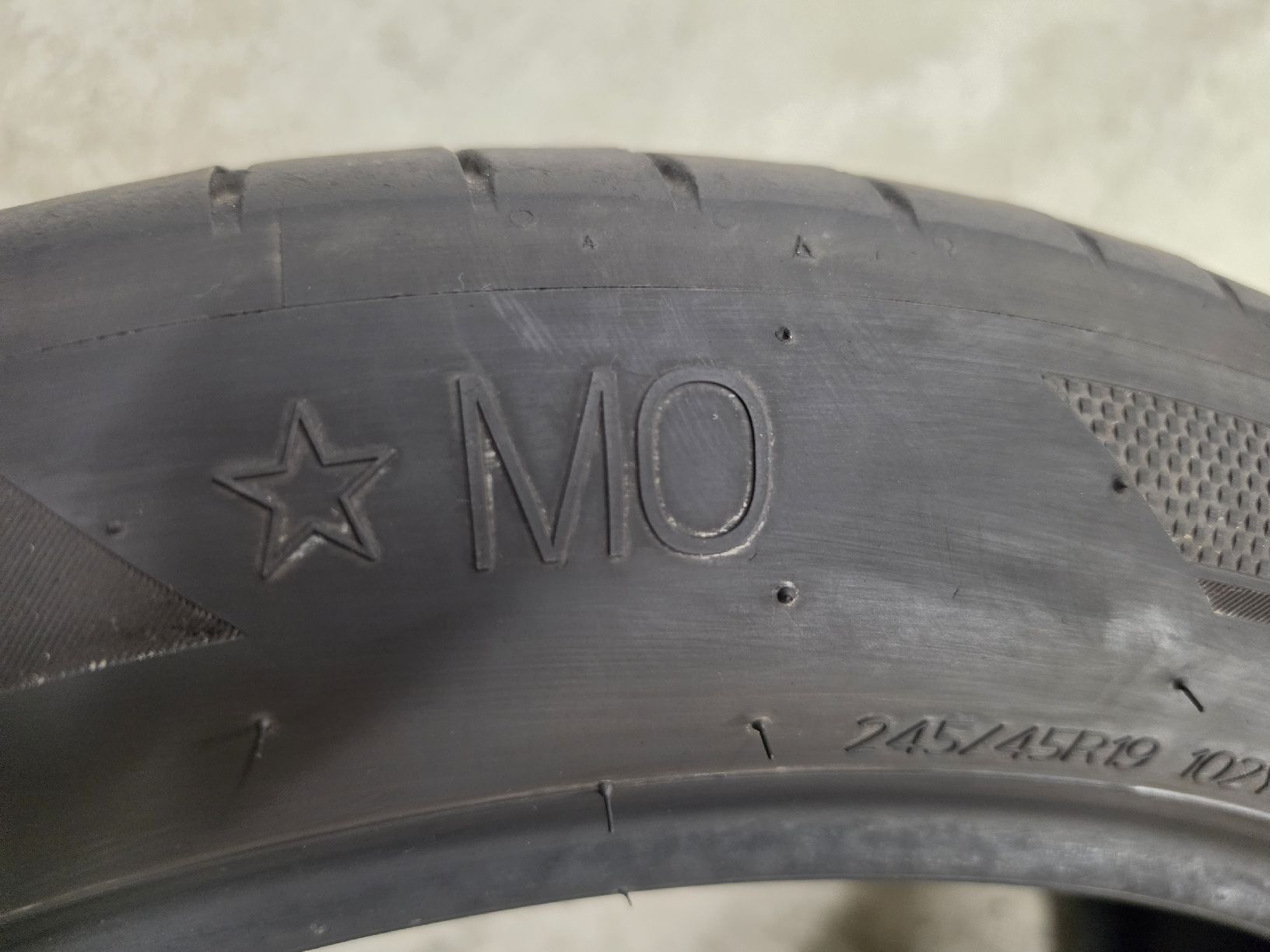 Hankook Pneumatici & Ruote complete: 245/45R19 – Usato da pratteln venduto da fir_nhg5 5