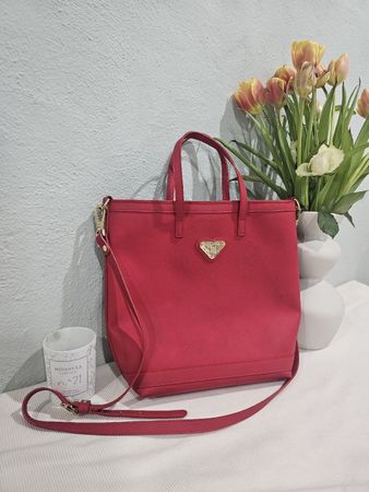 MCM Rote Damen Handtasche, ideal für den Frühling! Top!