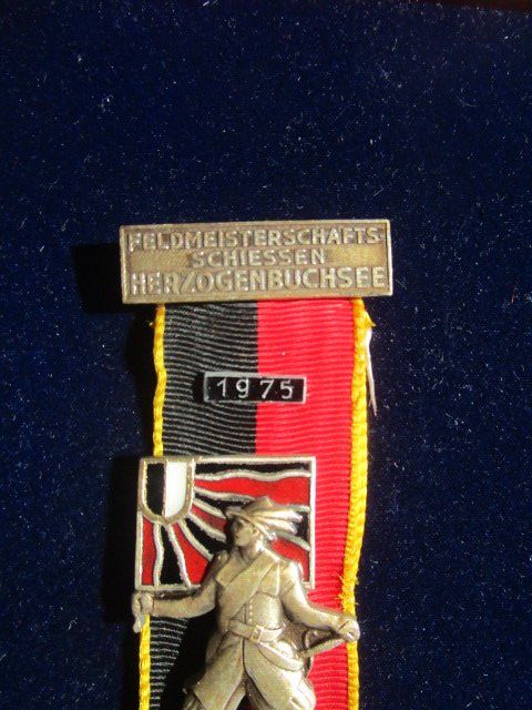 Medaglie: Feldmeisterschafts Schiessen Herzogenbuchsee 1975 – Usato da Luzern venduto da Horoskop1 2