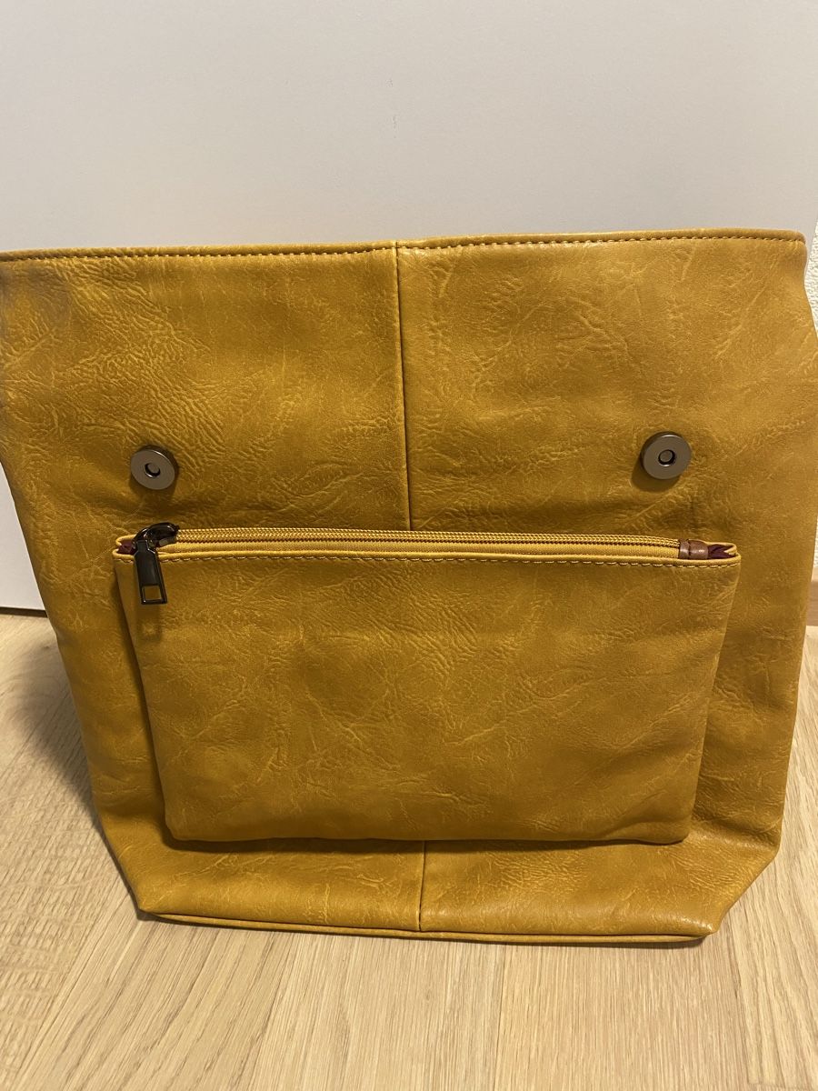 Zaini: Rucksäckli Kunstleder, senfgelb – Nuovo (secondo la descrizione) da Alchenstorf venduto da ann_ppl8 4