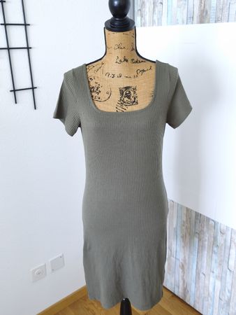 Chicorée Kleid, Grösse M, Olivgrün, Top Zustand für Sommer!