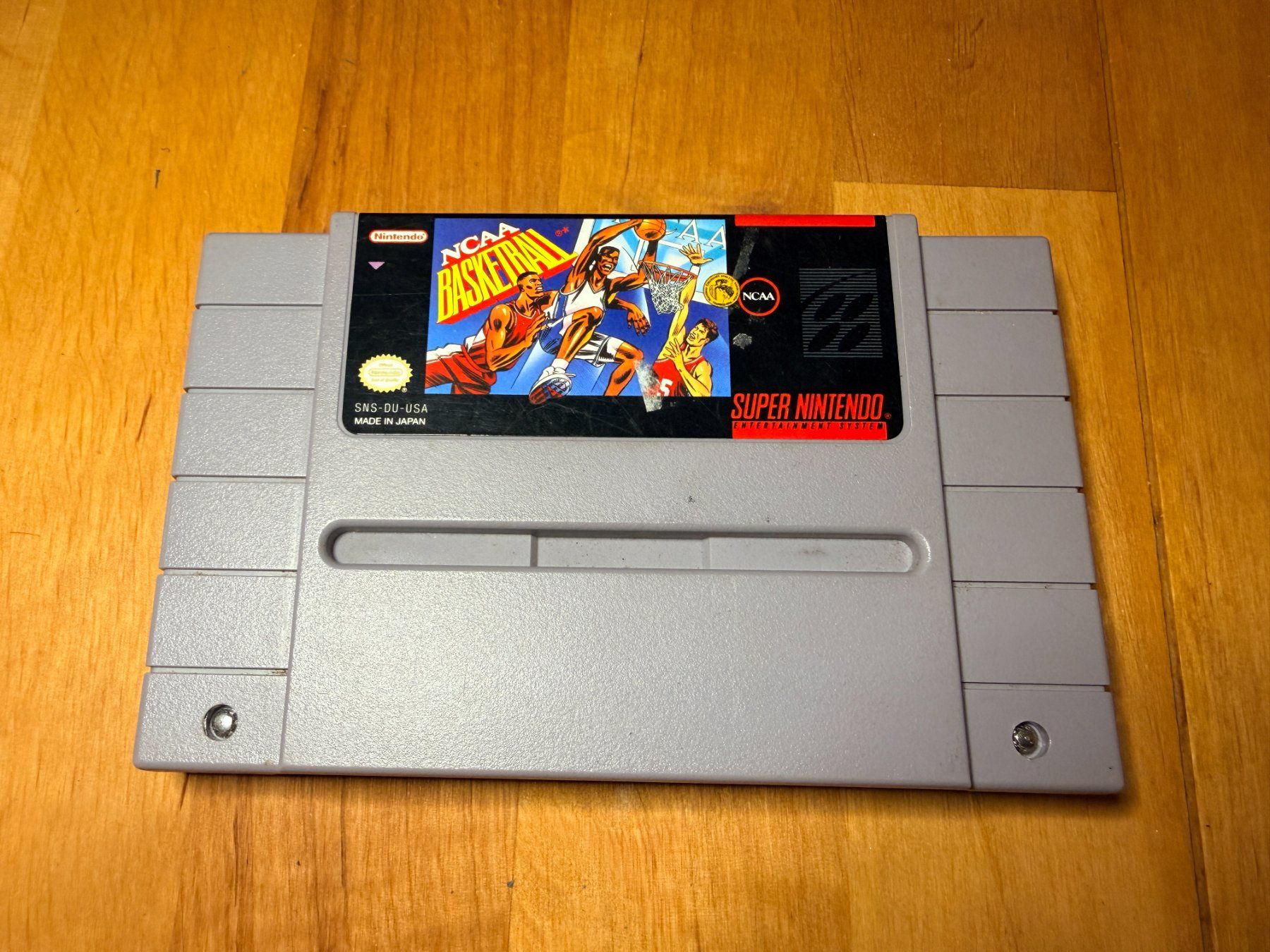 Nintendo Giochi: Jeu SNES US loose: NCAA Basketball – Usato da Bellevue venduto da LarsUlrich01