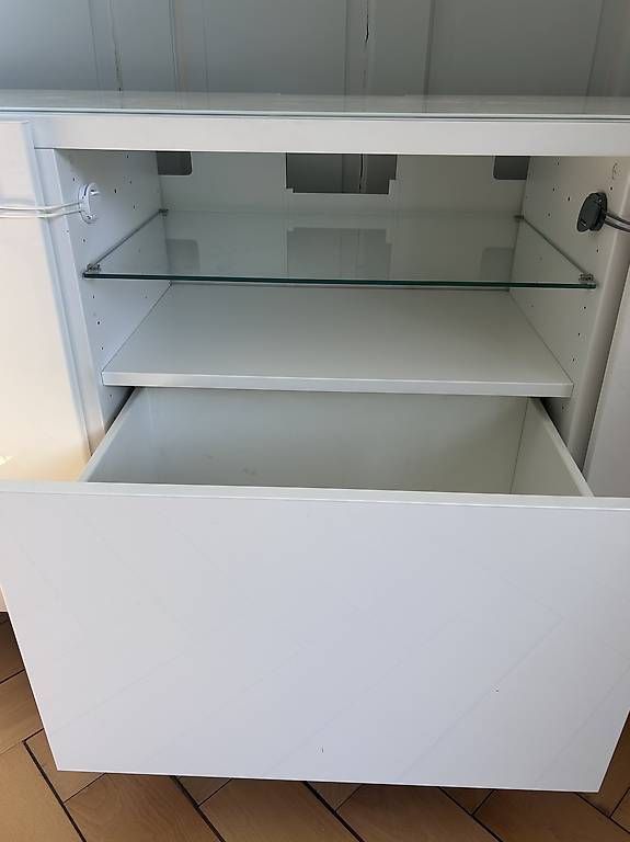 TV Möbel: IKEA Beste TV Schrank – Gebraucht aus Zürich von phi_y2ly 1