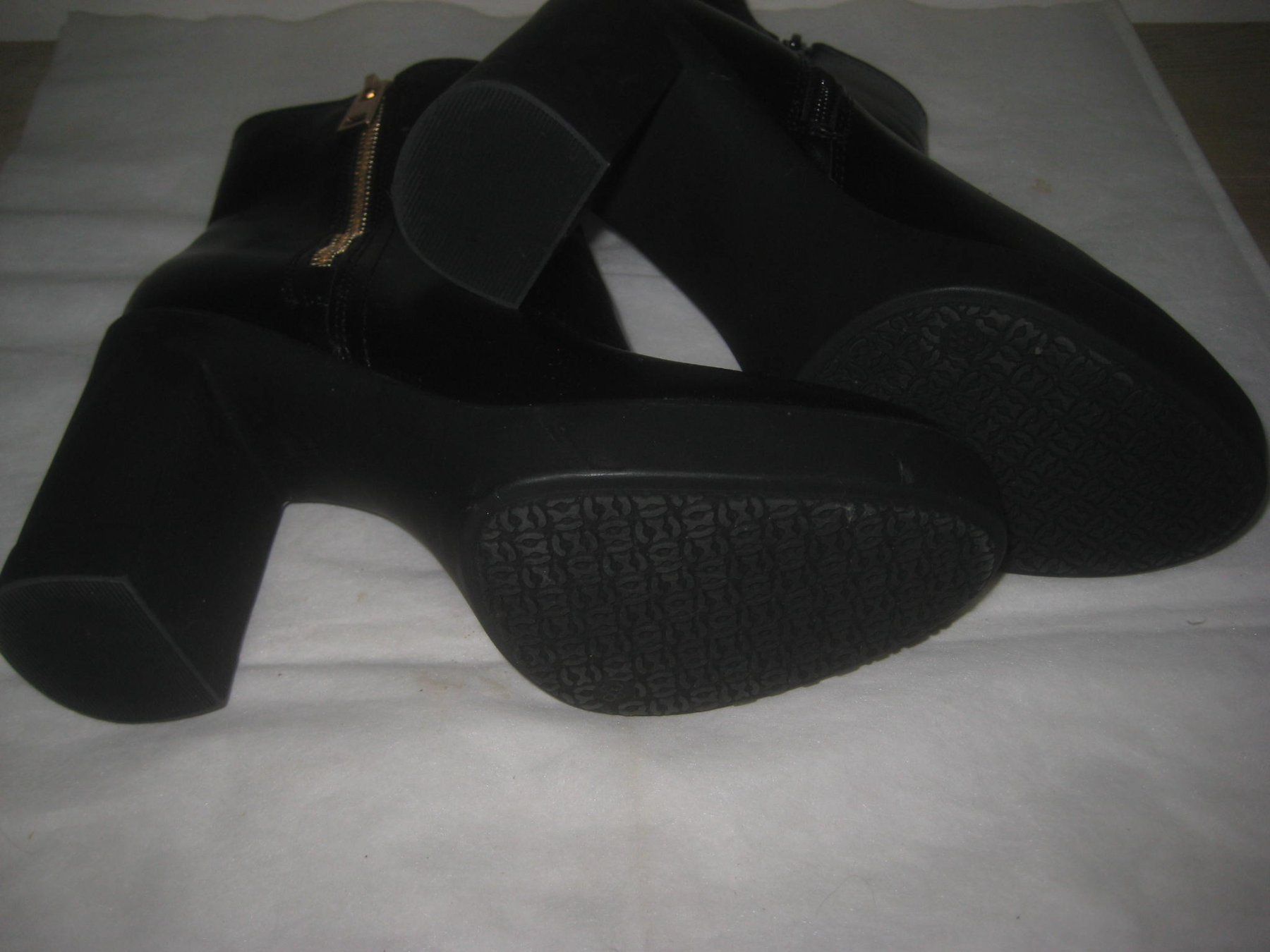 Scarpe da donna: DAMEN STIEFELETTEN – Usato da Uster venduto da flocke1 2
