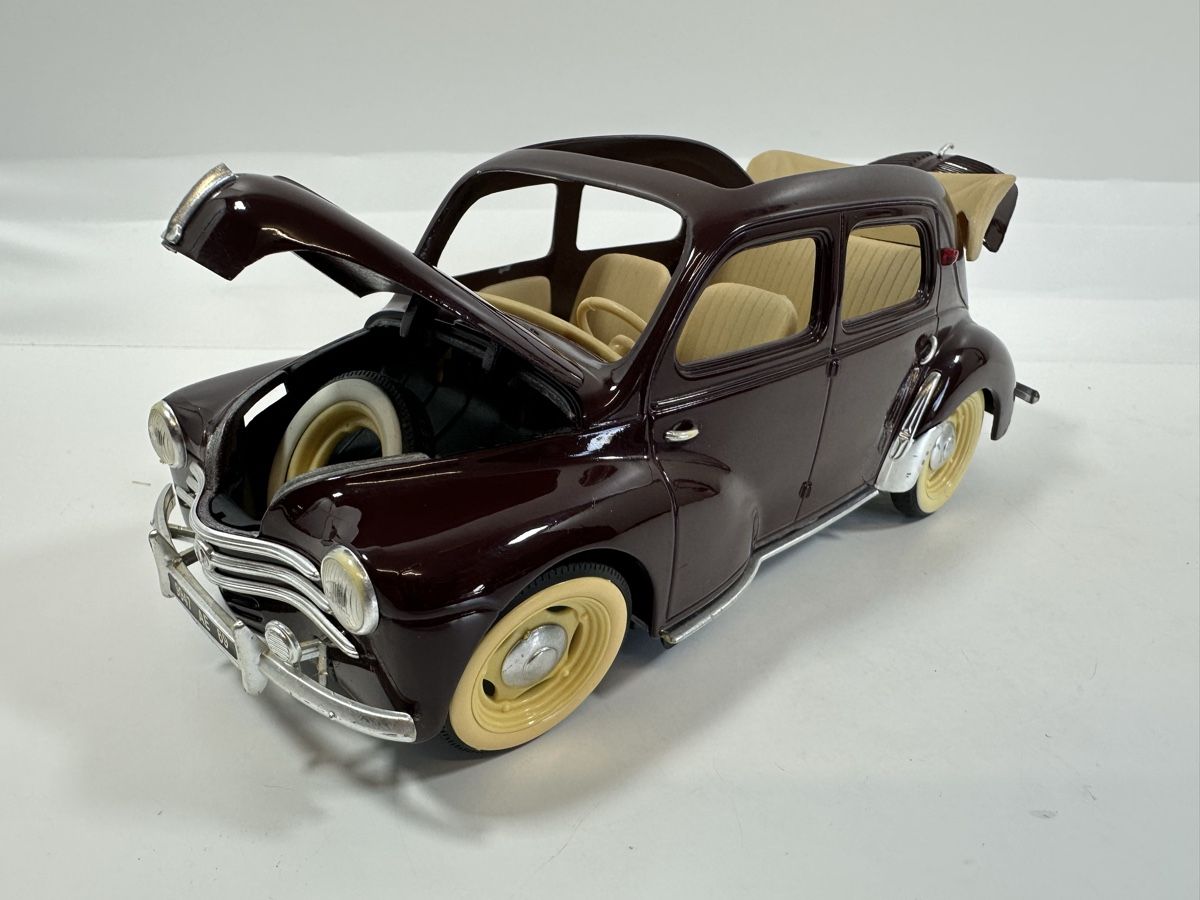 Solido Modellautos: Renault 4CV 1:18, braun/violett, SOLIDO  – Gebraucht aus Zofingen von rf9_x2xt 8