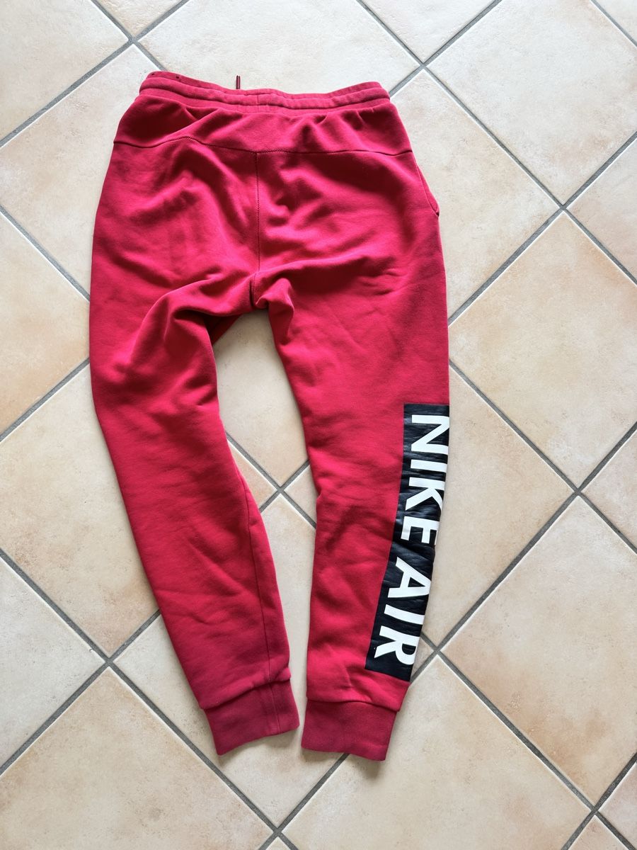 Nike Pantaloni: jogging nike rouge  – Usato da Lonay venduto da nei_79jc 3