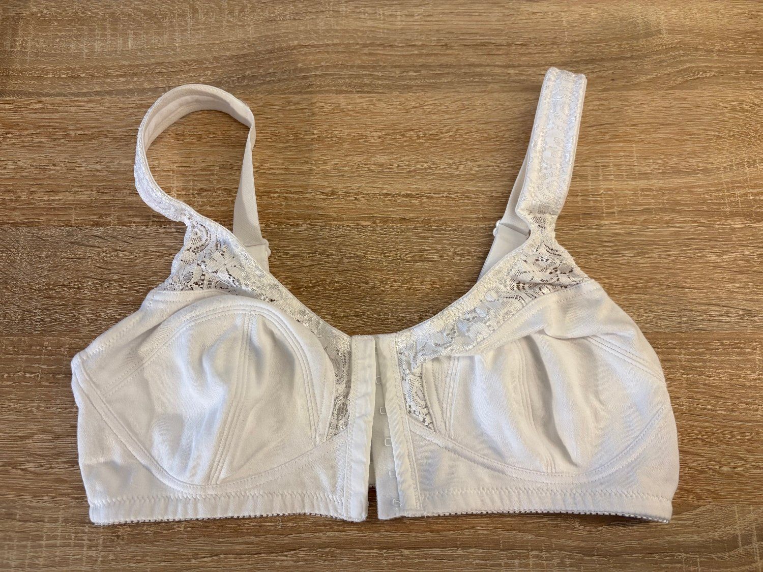 Altra biancheria intima: Büstenhalter weiss – Nuovo (secondo la descrizione) da Pfäffikon SZ venduto da Desideria0
