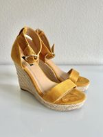 Ockerfarbige Keilabsatz-Sandalette von Only Shoes