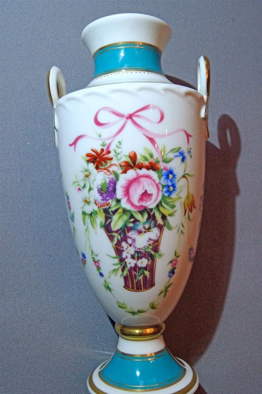 Vase & Récipients: Minton Bicentenary 'Rose Basket' Vase – D'occasion à Geroldswil par ARTEFACTO 2