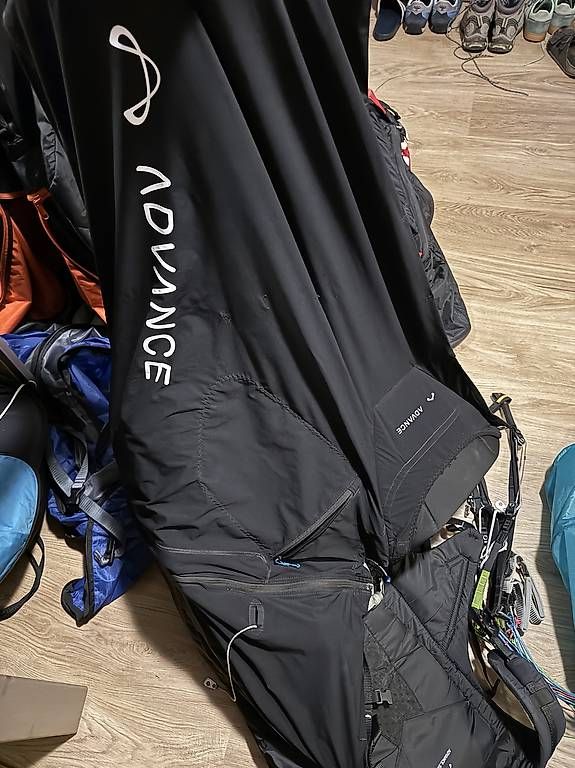 Sport dell'aria & Aquiloni: Gleitschirm Gurtzeug Lightness 4 M – Usato da Bern venduto da Roems 2
