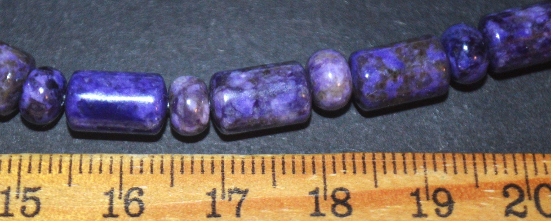 Pietre preziose: Stein Perlen Strang L-7716 – Charoit 4x6x10mm 20 cm – Nuovo e nell'imballaggio originale da Goldiwil (Thun) venduto da han_v5b7 4