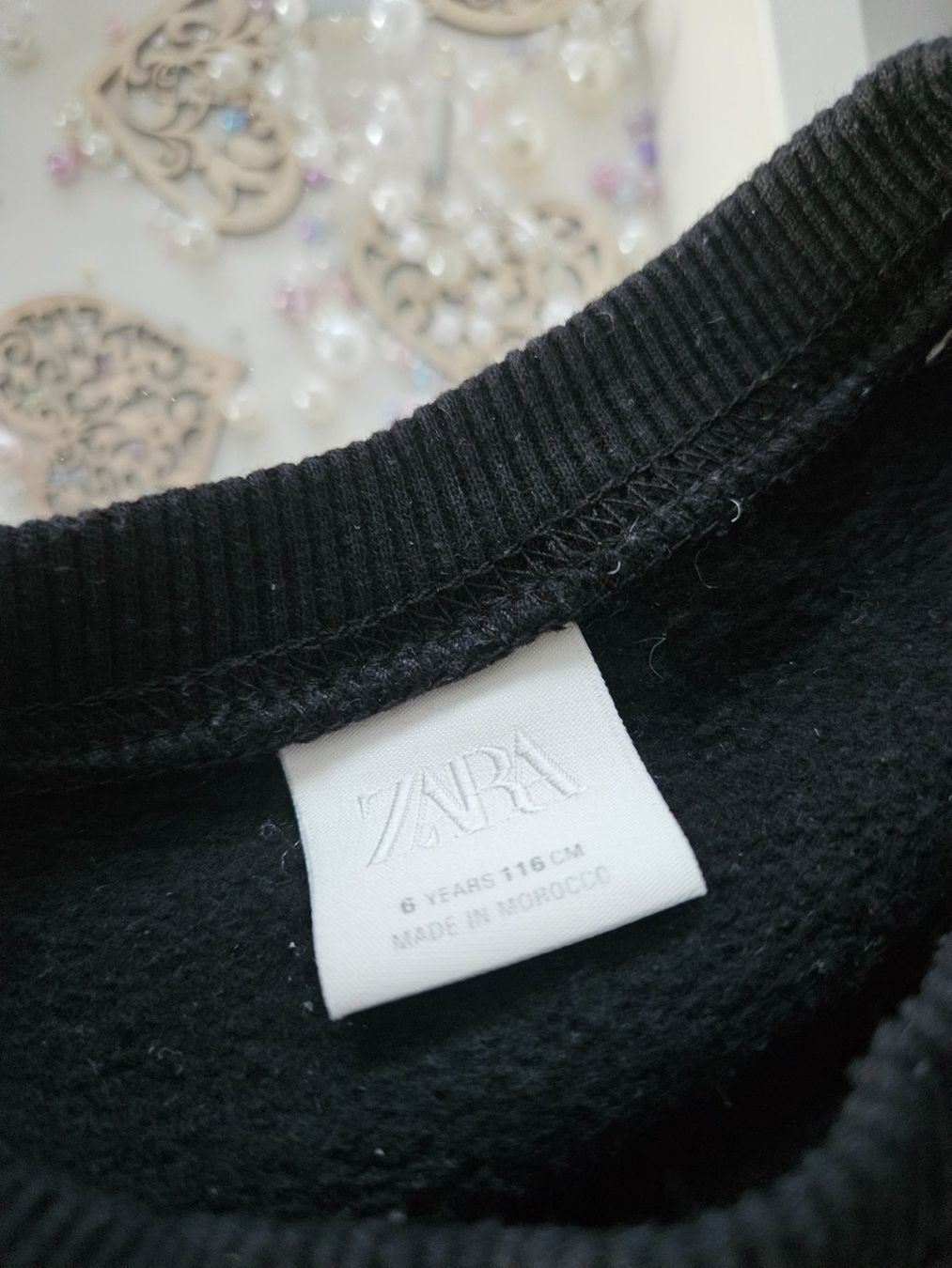Zara Maglioni & Felpe: Zara Pullover schwarz mit Schleifen – Usato da Unterägeri venduto da Sleepbear 1