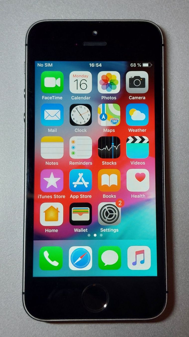 Apple Telefoni cellulari / Smartphones: iPhone SE 2016 32gb, 93% Akku, mit Hülle – Usato da Pfäffikon SZ venduto da max_5ylc 3
