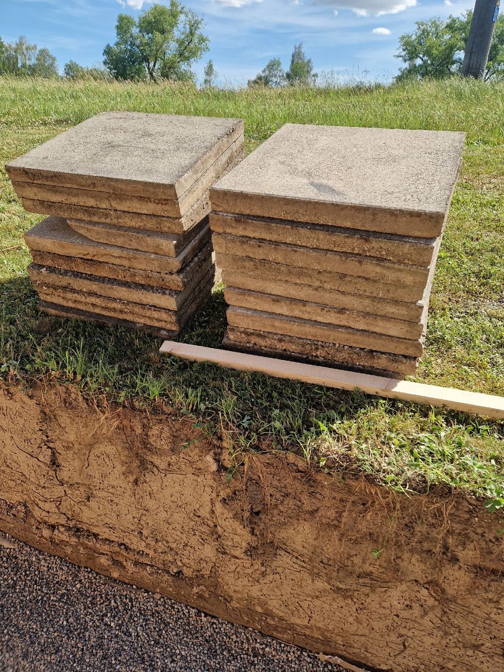 Rivestimenti per pavimenti: gartenplatten – Usato da niederhasli venduto da tschanzdaniel 1