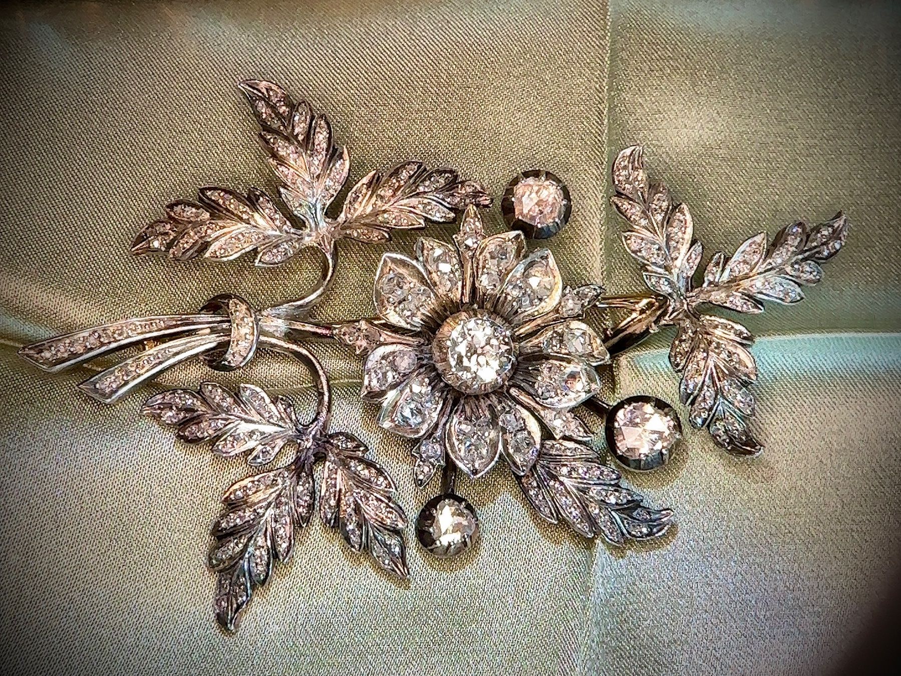 Spille & Fermagli: Antique Diamond set Floral-spray Brooch – Usato da Embrach venduto da estzeh1 4