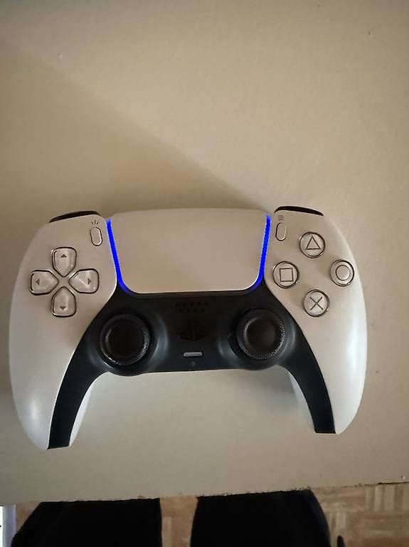 Manettes: Dualsense Ps5 controller – D'occasion à Gordevio par Ene777