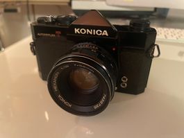 Konica Autoreflex T Kamera mit Hexanon f1.8 52mm Objektiv