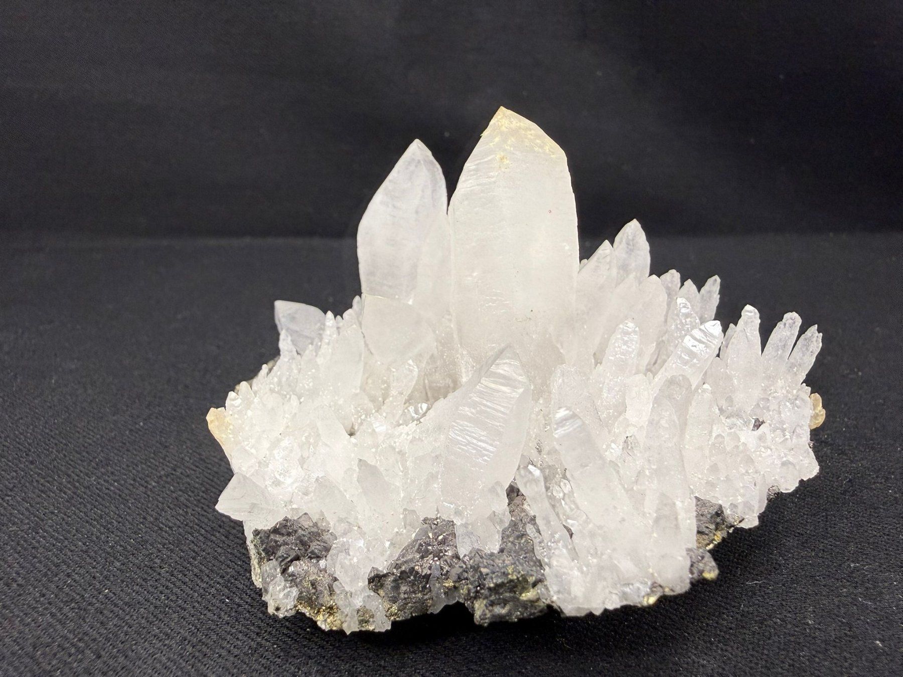 Minerali & Pietre curative: Quartz mit Quartz var. Scepter – Usato da Schinznach Bad venduto da Demerald 1
