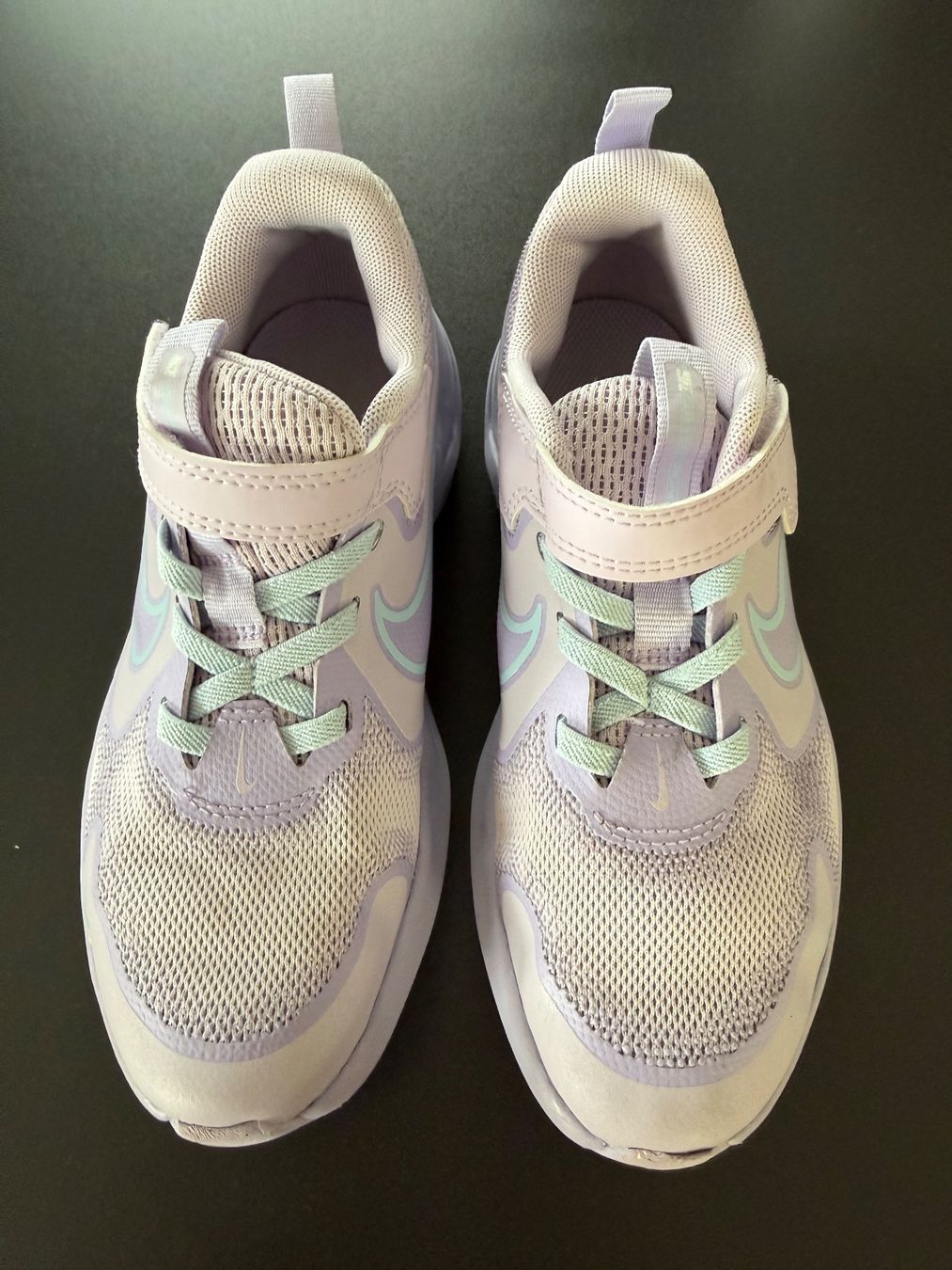 Nike Chaussures filles: Basket Nike – D'occasion à Etagnieres par LV1982