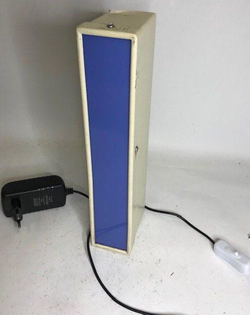 Lampen: Leuchtbuchstabe I mit hellblauem Plexi – Gebraucht aus Zürich von gigimai67 1