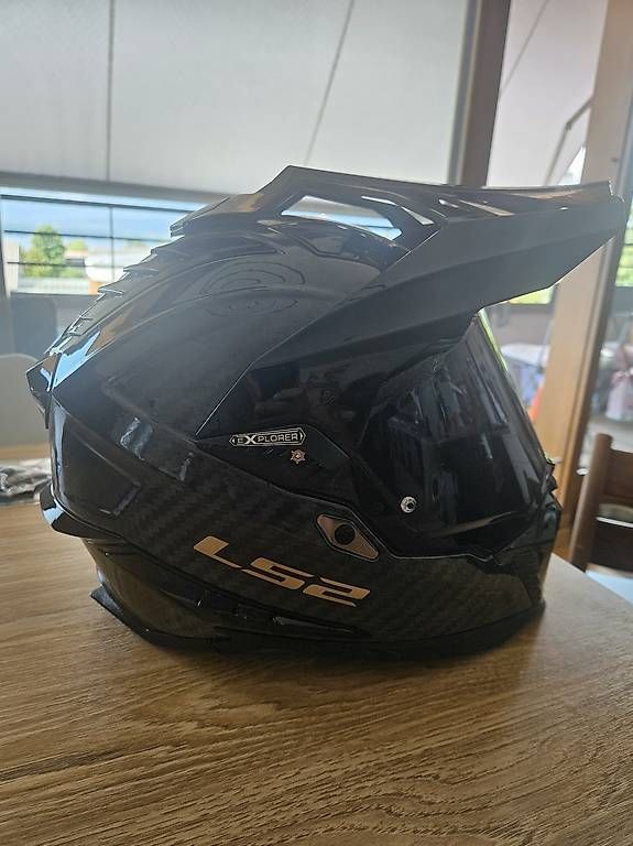 Casques & visières: Casque Ls2 Explorer 701 carbone – D'occasion à Anières par mar_lh8p