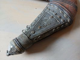 Couteau Yemenite ancien  avec fourreau argent
