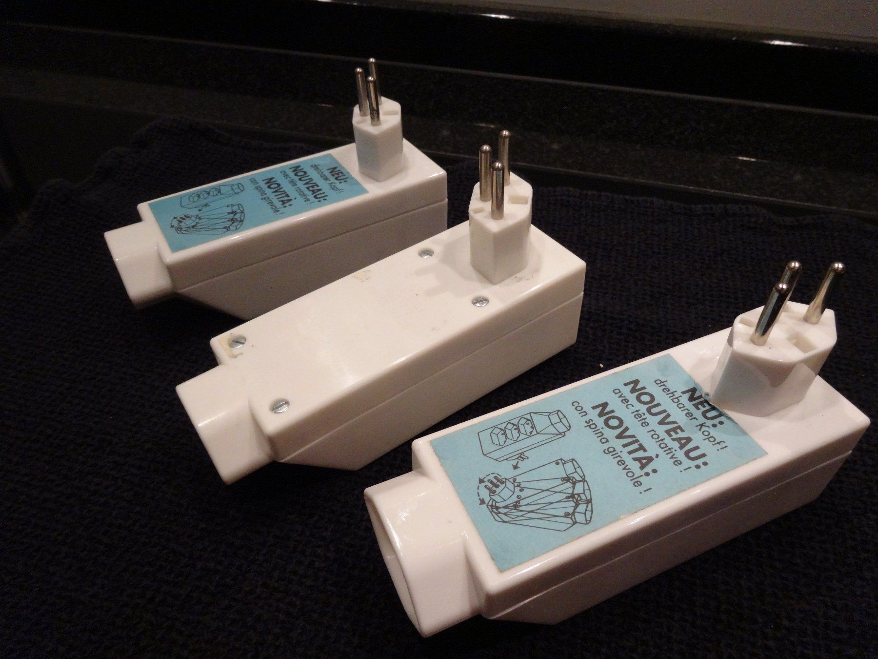 Alimentazione elettrica: 3 Allzweckstecker weiss drehbar 4 Eingänge – Usato da Neerach venduto da jenny062 5