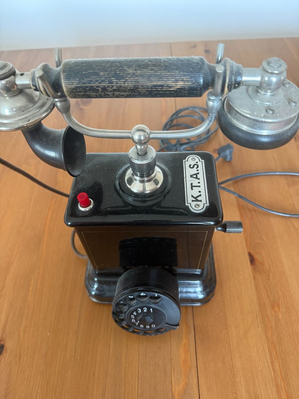 Telefone: Alter Telefon – Gebraucht aus Köniz von Evafelchlin 1