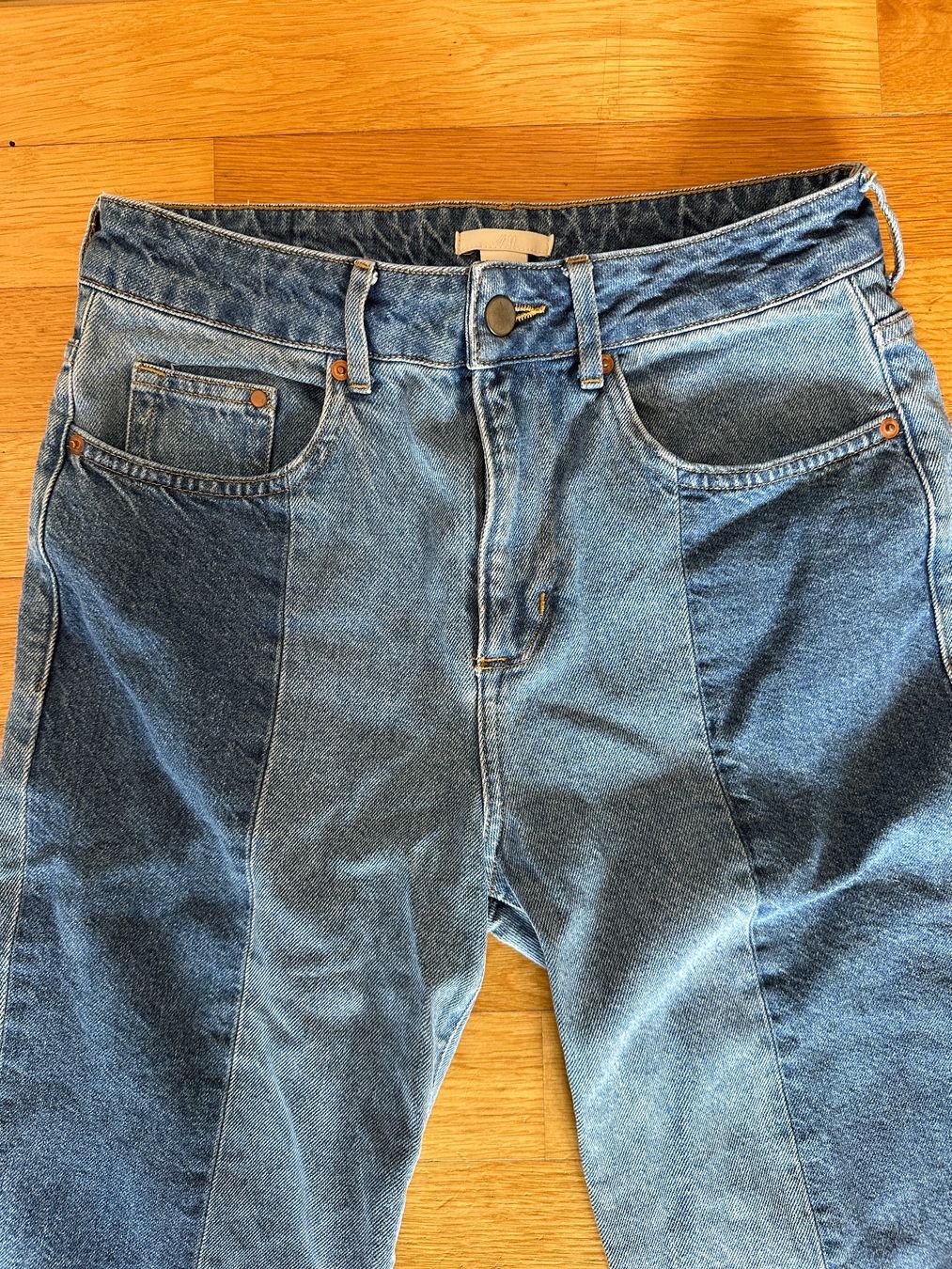 H&M Jeans: H&M Two-Tone Jeans, Size 8, Cropped Length - Great Deal! – Gebraucht aus Hausen am Albis von fra_j5bg 2