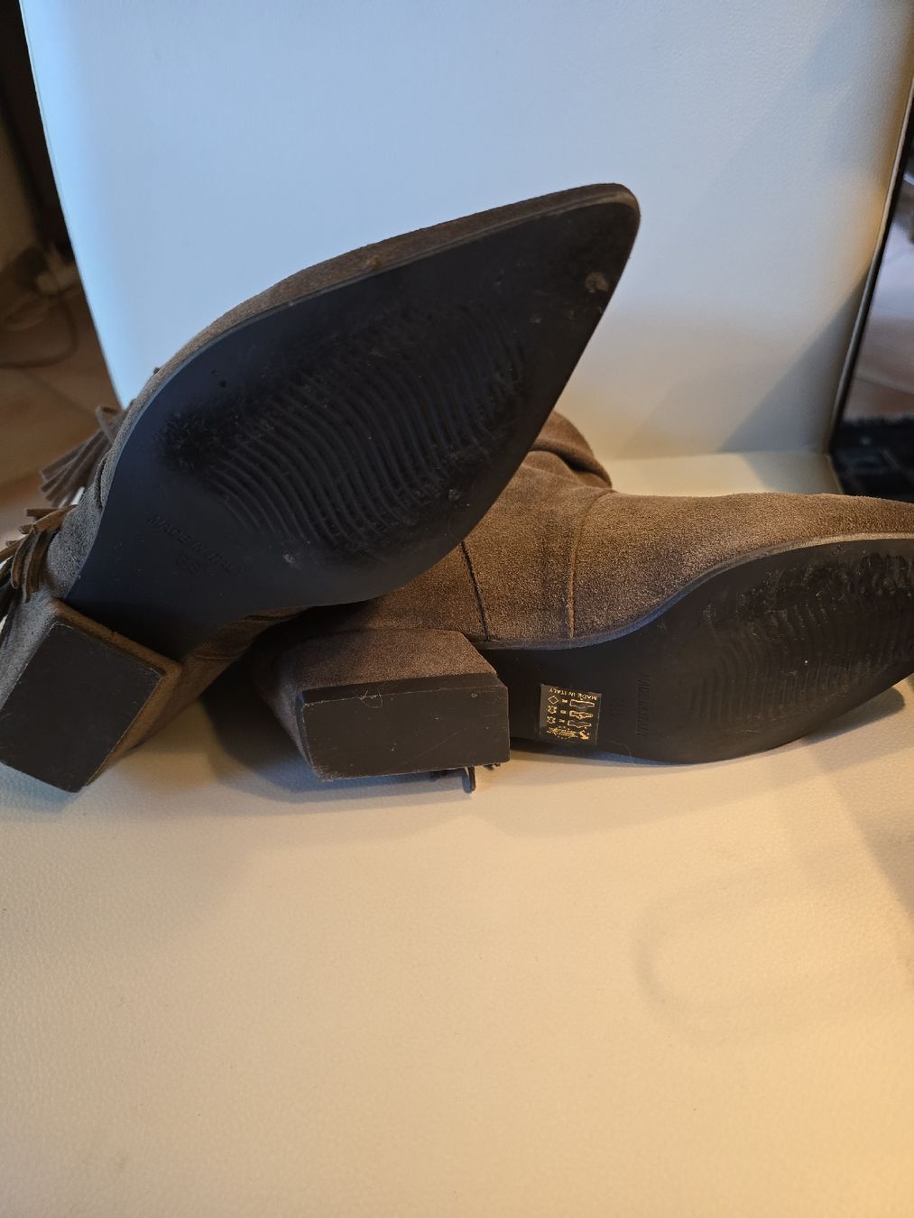 Chaussures femmes: Superbes bottines en daim – Neuf (Voir description) à Crassier par Mimikaki 1