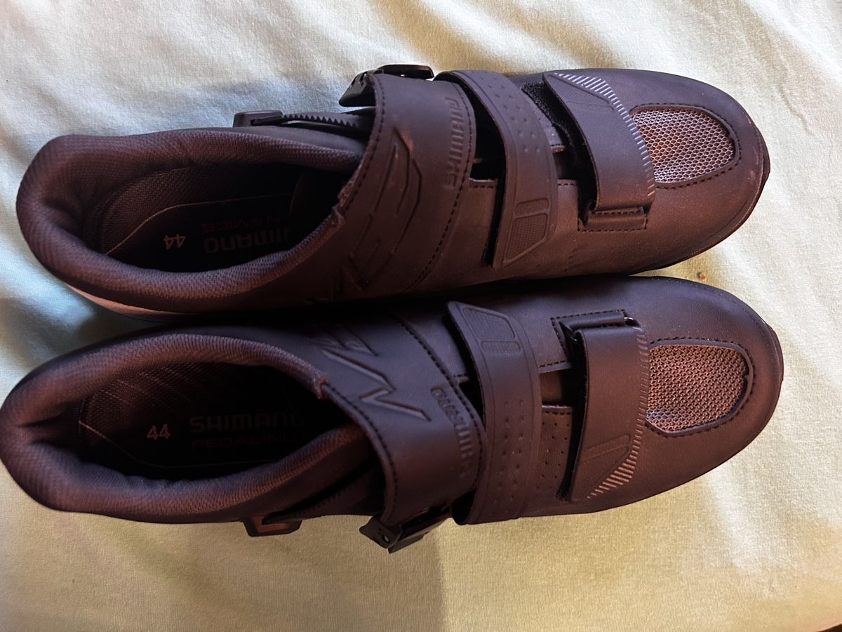 Scarpe da uomo: 2x gebrauchte Veloschuhe, Grösse 44 – Usato da Hasliberg Goldern venduto da aronneiger 3