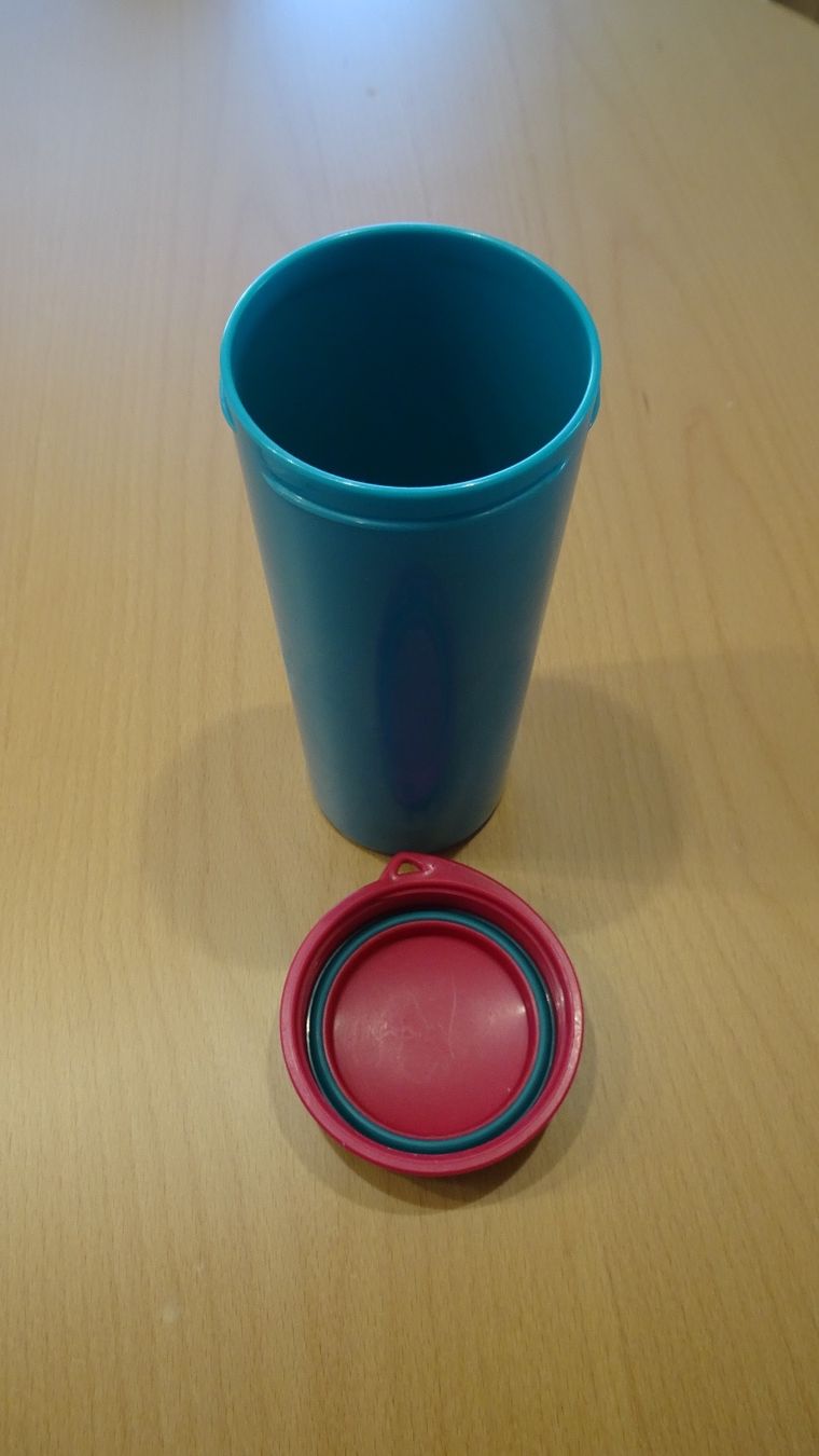 Tupperware Contenitori & Simili: Tupperware Trinkbehälter 0,4 l, absolut dicht! – Usato da Zäziwil venduto da lolek01 1