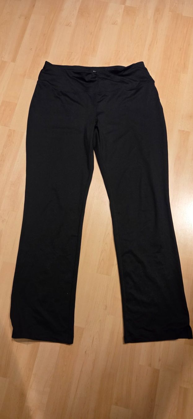 Leggings: Damen Sporthose Grösse 44/46 – Gebraucht aus Bremgarten b. Bern von Marge7979