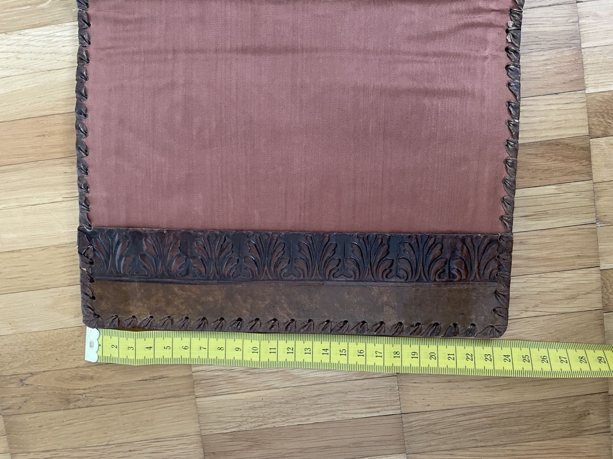 Cover & Protezioni schermo: Antique Embossed Leather Journal Cover – Usato da Neuchatel venduto da shi_9fzw 2