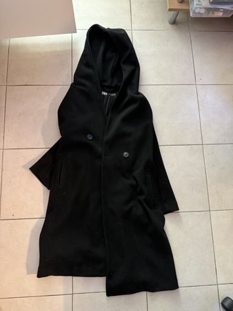 Schwarzer Wollmantel von Zara - Perfekt für den Winter!