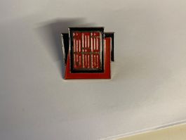 Pin's vintage rouge et noir - Collectionneurs!