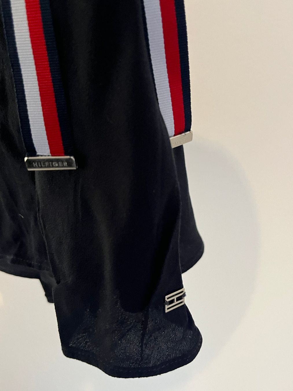 Tommy Hilfiger Gonne: Jupe bleu-marine, Tommy Hilfiger – Usato da Savagnier venduto da taianab 3