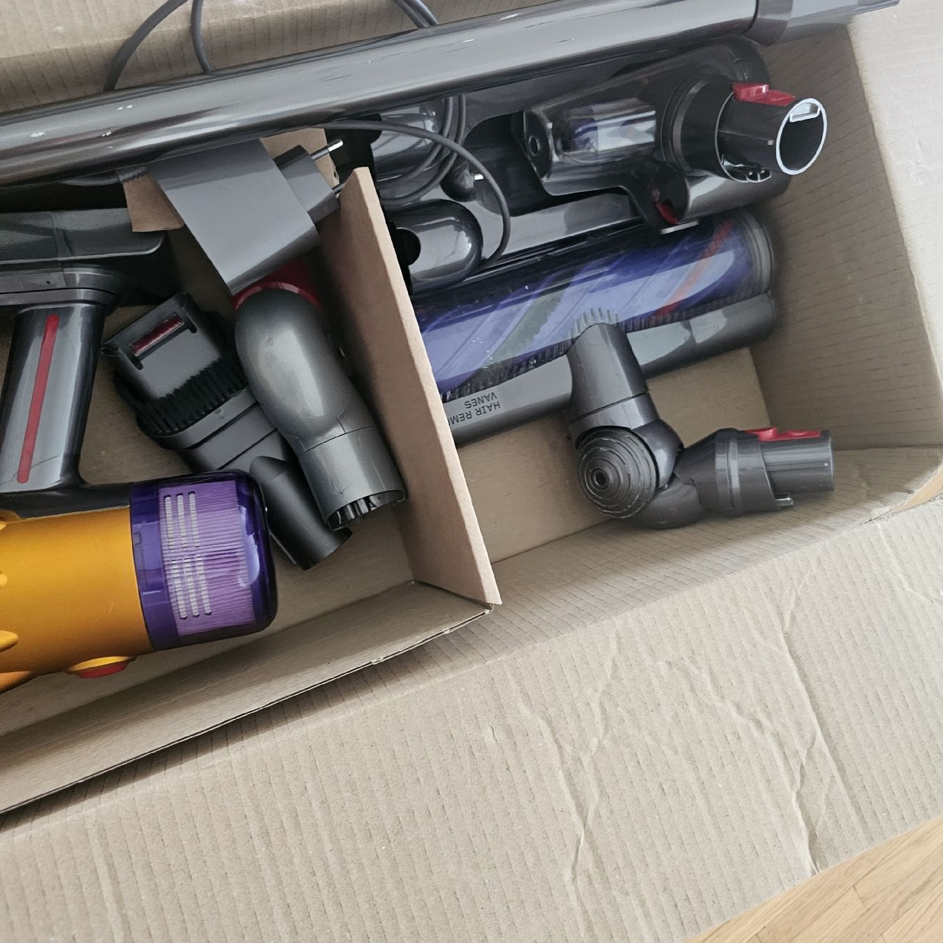 Dyson Aspirapolveri & Accessori: Dyson v12 Slim dès 1Fr – Usato da Plan les ouates venduto da Braun_charly 1