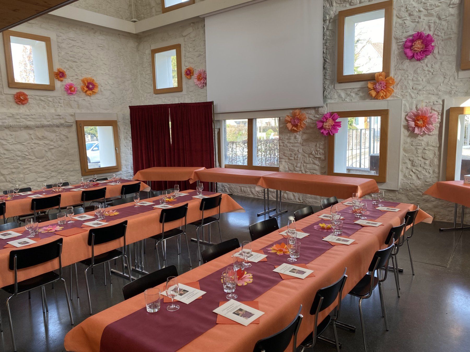 Toutes les décorations: 18 grosse, farbenfrohe Papierblumen – D'occasion à Wettingen par ter_2tsk 2