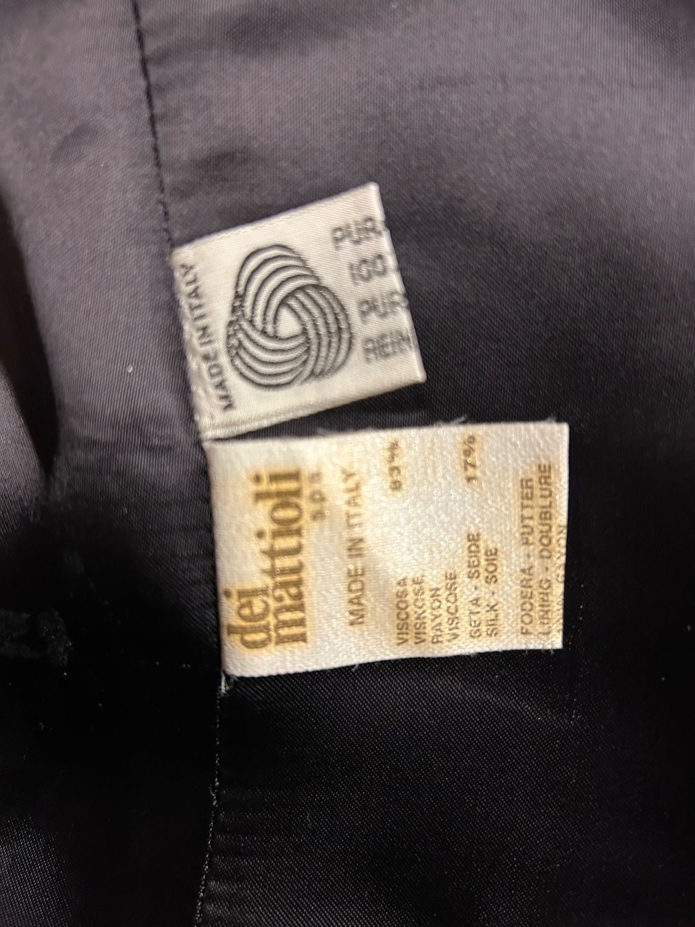 Cappotti: Eleganter GIANFRANCO FERRE Wintermantel mit Samt Gr. 40 – Nuovo (secondo la descrizione) da Niederglatt ZH venduto da adi_99tq 7