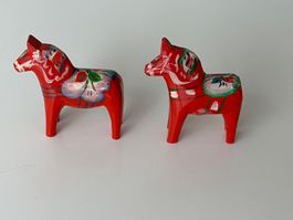 2 kleine Dala Pferde aus Holz