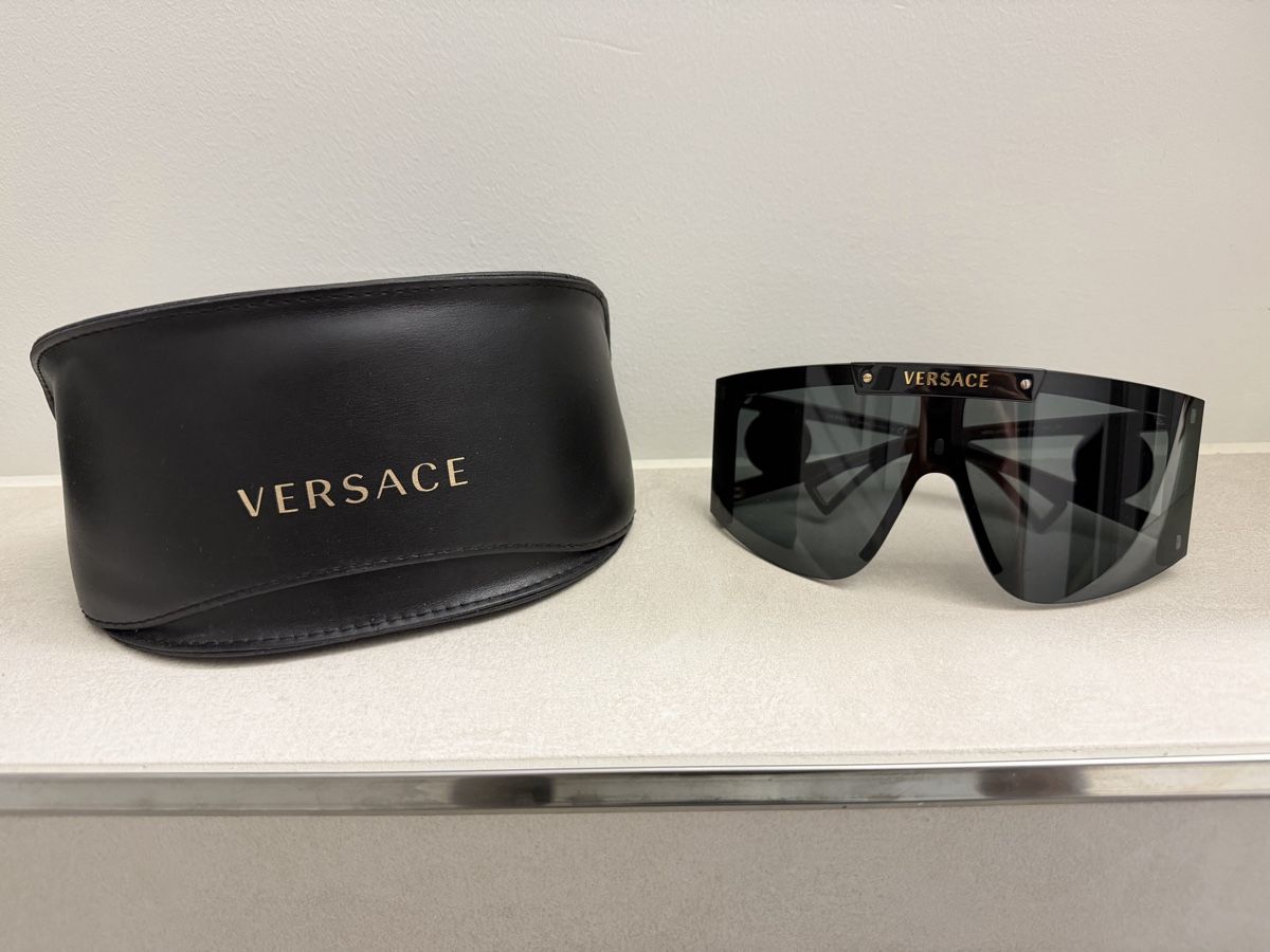 Versace Occhiali & Lenti: Versace Medusa Icon Shield Sonnenbrille – Usato da Staufen venduto da thurgauer1994 1